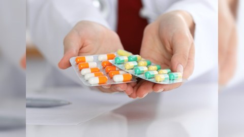 Özbaşına antibiotik istifadəsinin yan TƏSİRLƏRİ
