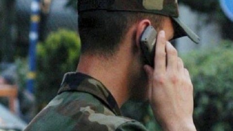 Hərbçilərin telefon işlətməsi QADAĞAN OLUNUR