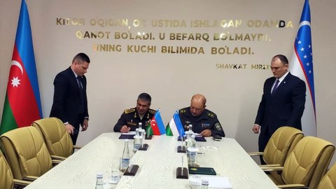 Azərbaycan və Özbəkistan müdafiə nazirləri sənəd imzaladılar