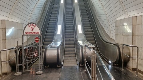 Metronun bu stansiyasında eskalator təmirə BAĞLANIR