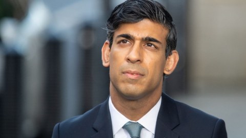 Böyük Britaniyanın Baş naziri Misirə gedir