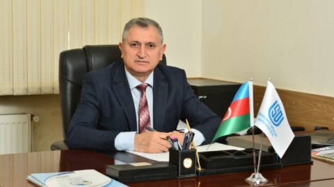Yeni rektor prorektoru işdən ÇIXARDI
