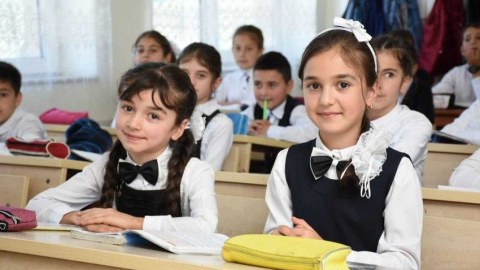 Noyabrda şagirdlər 16 gün dərsə getməyəcəklər - SƏBƏB