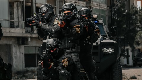 Bakıda qrup halında narkotik qəbul edilən 5 məkan aşkarlandı - VİDEO