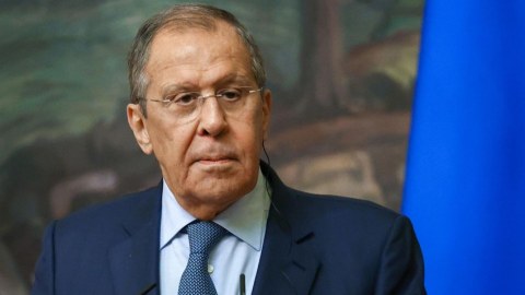Lavrov Belarusa gedir
