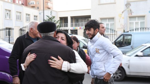 Bu gün 83 laçınlı doğma yurda qayıtdı - FOTOLAR