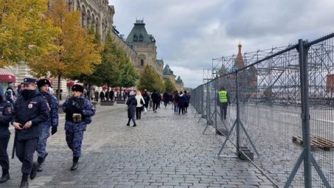 Moskvanın Qırmızı Meydanı bağlandı