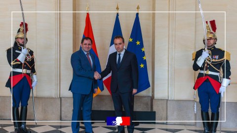 Fransa və Ermənistan müdafiə nazirləri görüş keçirdi