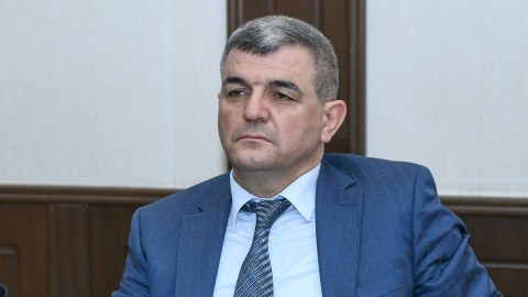 İnsanların savadı diplomla ölçülməməlidir - Fazil Mustafa