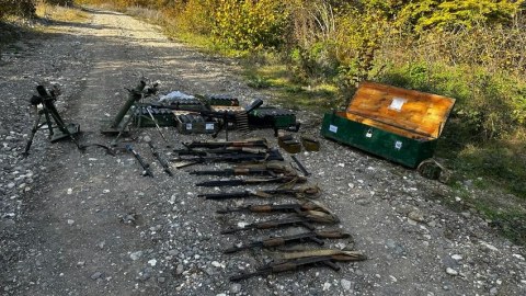 Ağdamda silah-sursat tapıldı - FOTO