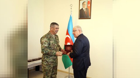 Zakir Həsənov müdafiə nazirləri və generalları medalla TƏLTİF ETDİ