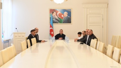Komitə sədri dünya çempionu olmuş yeniyetmələrlə görüşdü - FOTOLAR