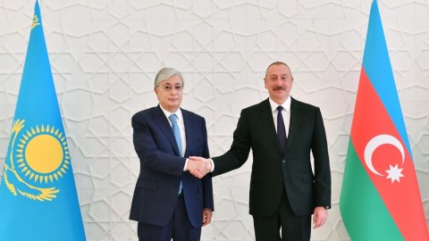 İlham Əliyev Qazaxıstan Prezidentini təbrik etdi