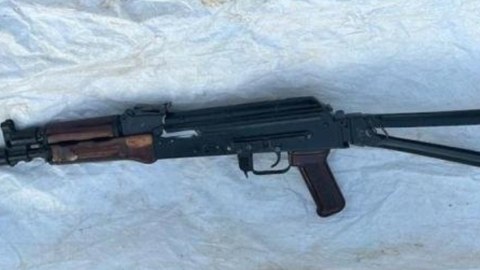 Məhkumun gizlətdiyi “Kalaşnikov” tapıldı