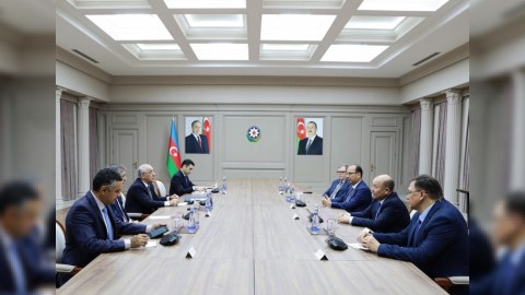 Əli Əsədov rəhbər şəxslərlə görüşdü