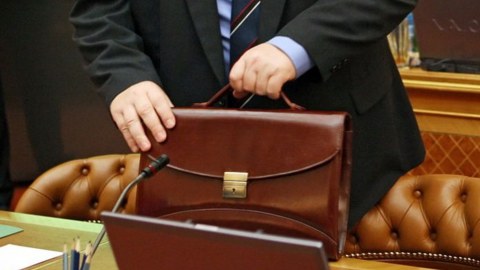 Bu səlahiyyətlər bələdiyyələrə verilməlidir - Dövlətin yükünü azaltmaq üçün...