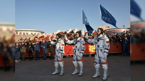 Çin növbəti astronavtları kosmosa göndərdi