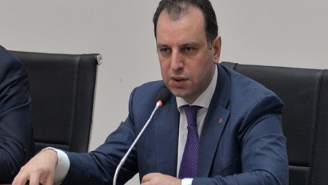 Ermənistanın sabiq müdafiə nazirinə qarşı yeni ittiham irəli sürüldü