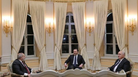 Azərbaycan və Ermənistan Baş nazirləri GÖRÜŞDÜ