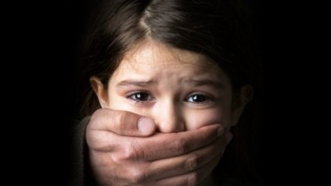 Cinsi zorakılığa məruz qalan uşaqlar məhkəmədə dindirilməməlidir