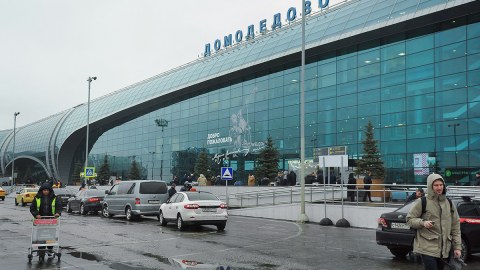 Güclü qar yağdı, 40 reys gecikdi