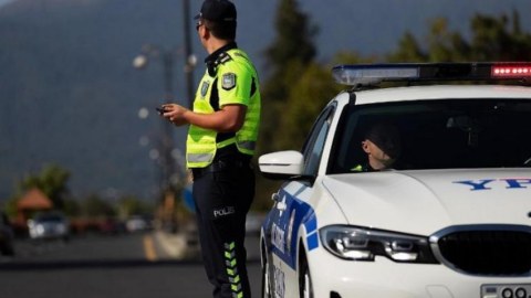 Narkotikin təsiri altında maşın sürdü, polisə yaxalandı