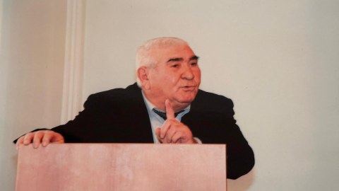 72 yaşlı professor vəfat etdi 