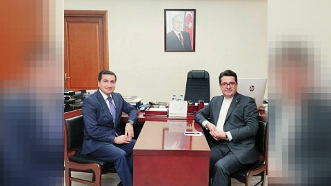Hikmət Hacıyev İran səfiri ilə ikitərəfli münasibətləri müzakirə etdi