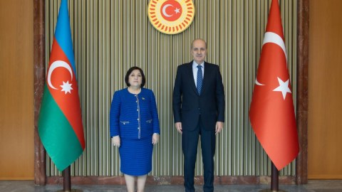 Sahibə Qafarova türkiyəli həmkarını TƏBRİK ETDİ