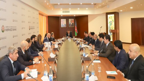 Mərkəzi Bankın sədri şirkət rəhbərləri ilə GÖRÜŞDÜ