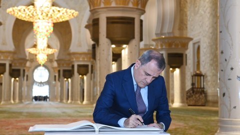 Ceyhun Bayramov Şeyx Zayed məscidini ziyarət etdi - FOTO