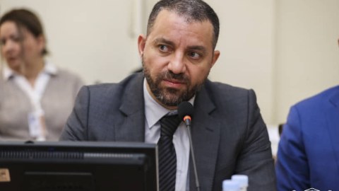 Ermənistanın iqtisadiyyat naziri Rusiya ilə ticarətdən DANIŞDI