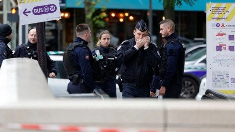 Fransa polisi hicablı qadına atəş açdı