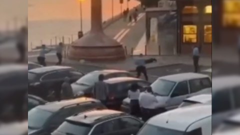 Nar şirəsi əvəzinə "qumbara" sifariş etdi, polislər yaxaladı - VİDEO