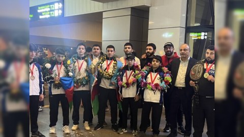 Dünya çempionatında uğur qazanan idmançılarımız qayıtdılar 