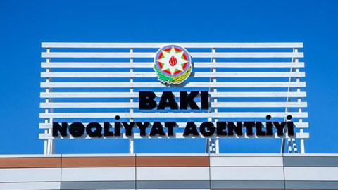 Rüşvətə görə tutulan BNA əməkdaşları hakim qarşısına çıxarılır