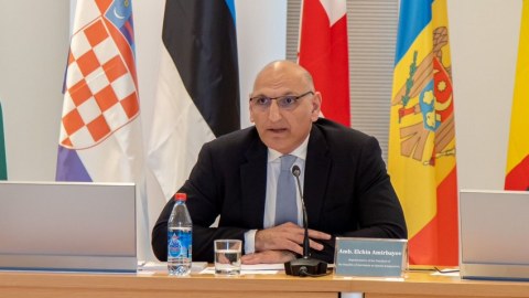 Elçin Əmirbəyov regionda sülh quruculuğu prosesindən danışdı