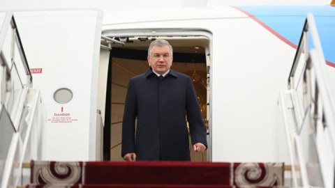 Mirziyoyev Makronu yola salıb Astanaya getdi