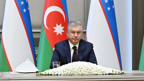 Mirziyoyevdən İlham Əliyevə TƏBRİK