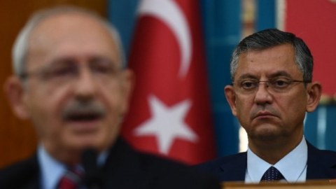 Kılıçdaroğlu CHP-nin yeni liderini TƏBRİK ETDİ