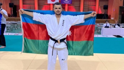 Karateçimiz beşqat dünya çempionu oldu