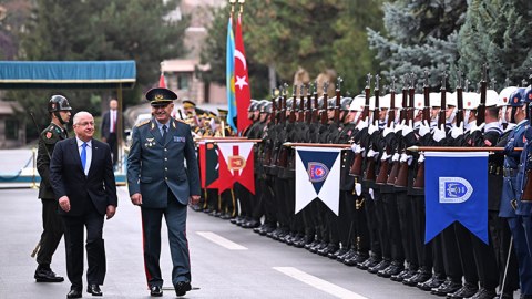 Güler qazaxıstanlı həmkarı ilə görüşdü