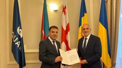 Azərbaycan nümayəndəsi etimadnaməsini GUAM-ın Baş katibinə təqdim etdi