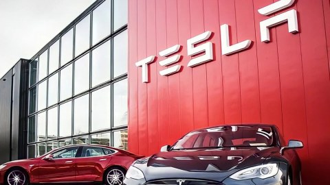 "Tesla" yeni elektromobil istehsal etməyi planlaşdırır