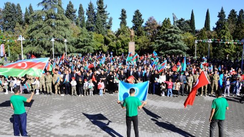 Naftalanda Zəfər günü böyük coşqu ilə qeyd edilib - FOTO