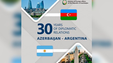 XİN Argentinanı təbrik etdi 