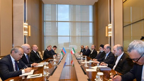 İlham Əliyev iranlı həmkarı ilə nələri müzakirə etdi...
