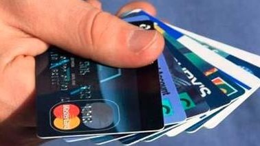 Üç nəfərin bank kartından 1482 manat oğurlandı 