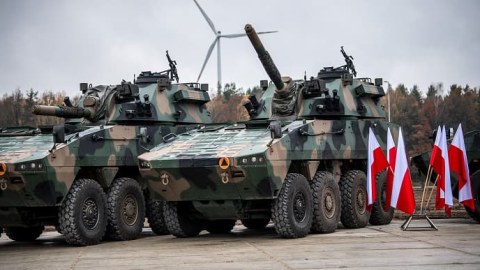 Polşa Belarus sərhədinə tank batalyonu yerləşdirib