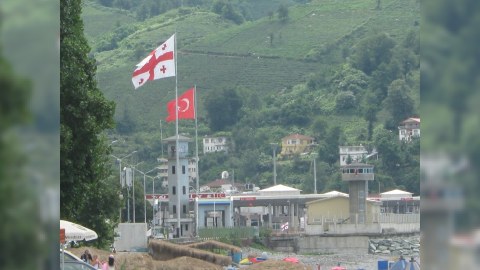 Gürcüstana qanunsuz qızıl keçirilməsinin qarşısı alınıb